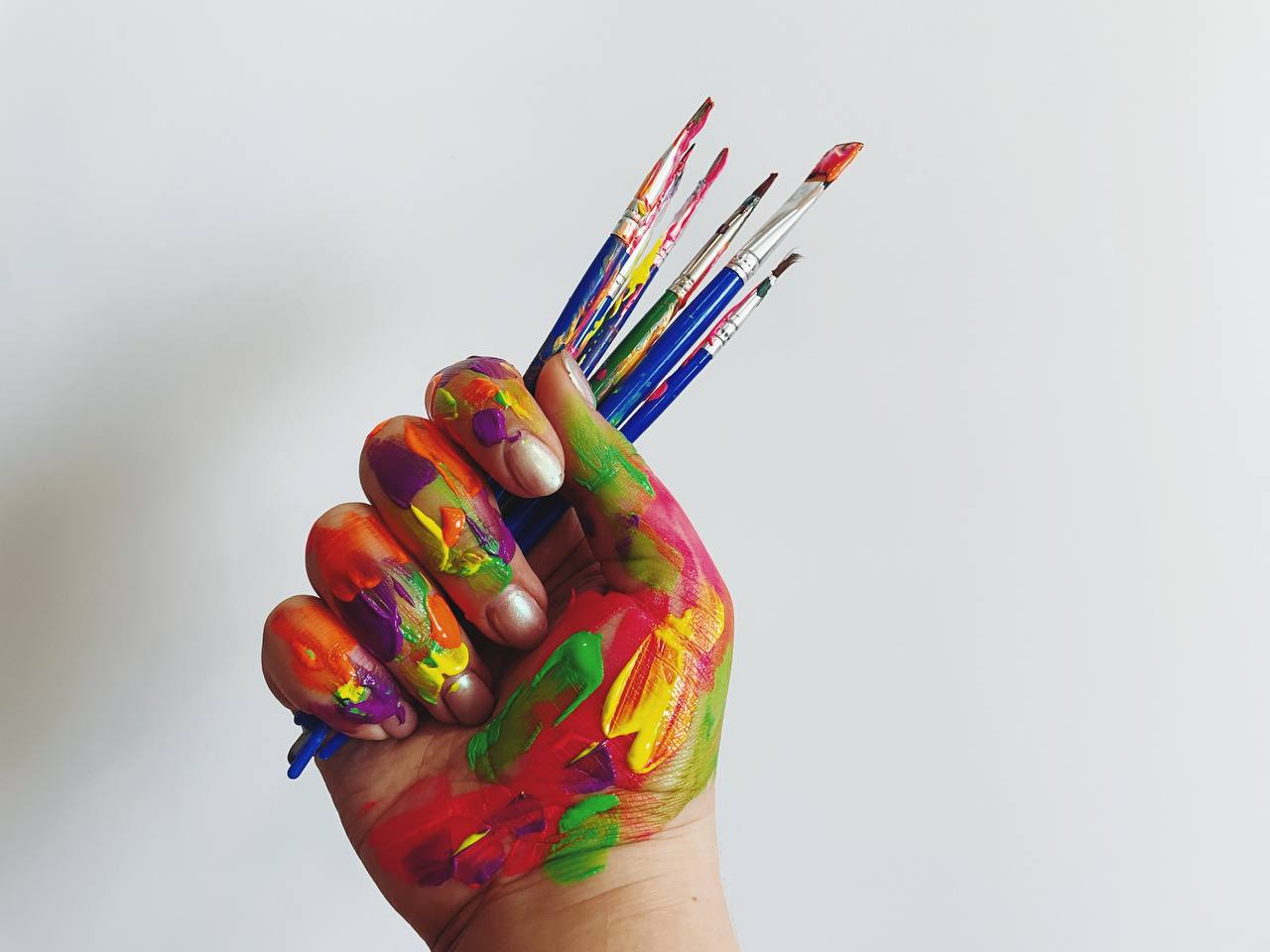 Участники объединения «Художники Чертанова» откроют выставку жестов в Центре искусств «ФЛИГЕЛЬ». Фото: Татьяна Петрыкина, «Вечерняя Москва»