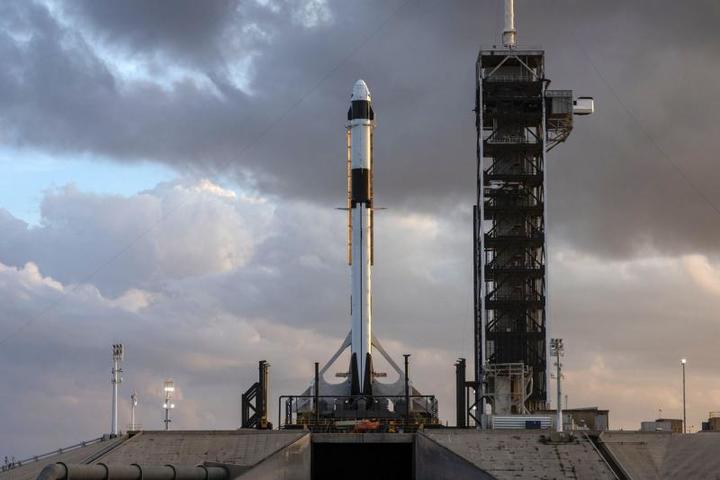 Гендиректор «Космокурса» оценил запуск SpaceX 60 спутников