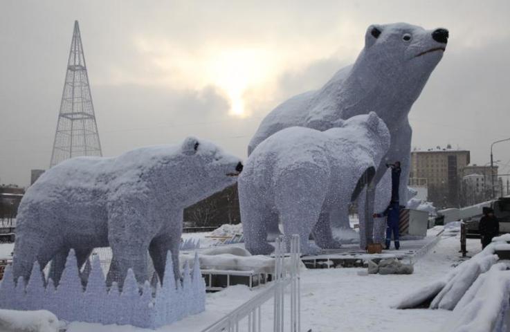 Полярные медведи стали самой популярной световой инсталляцией по мнению горожан