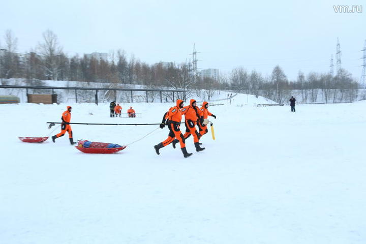 Московские спасатели готовятся к крещенским купаниям