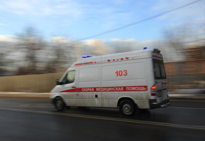 Неизвестный избил мужчину на северо-западе Москвы