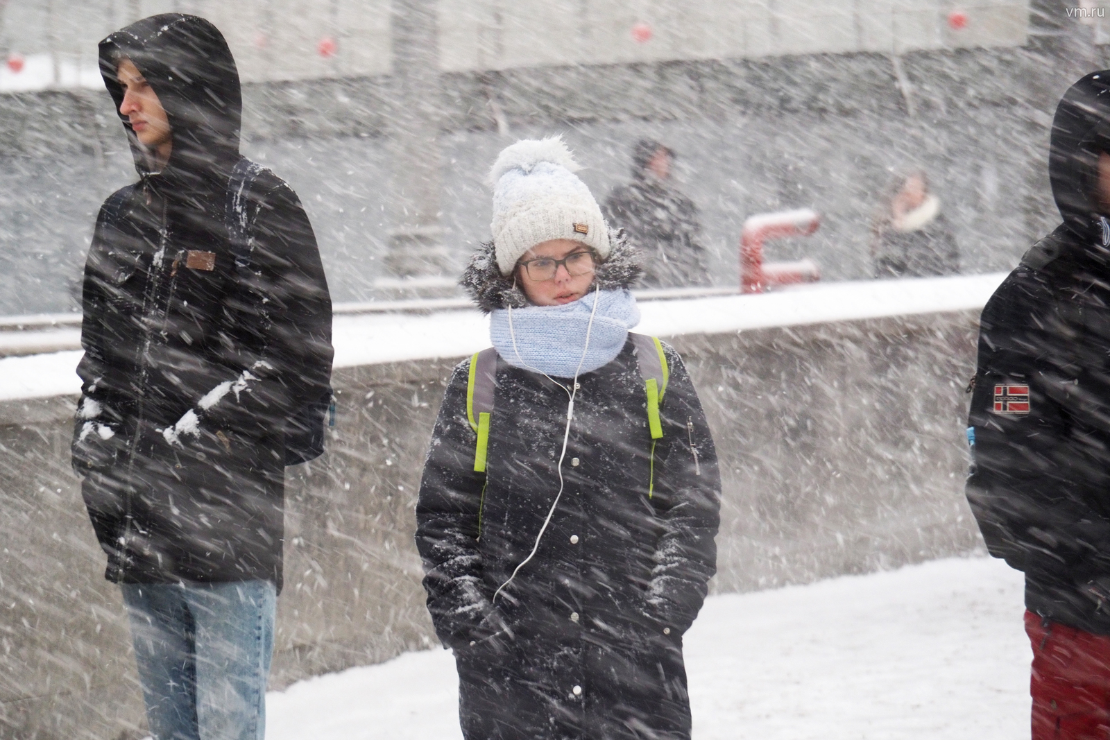 Жителей города предупредили о снежных заносах ожидаемых на дорогах