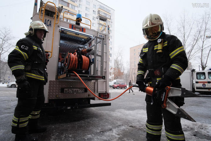 Два человека погибли при пожаре в Кропоткинском переулке