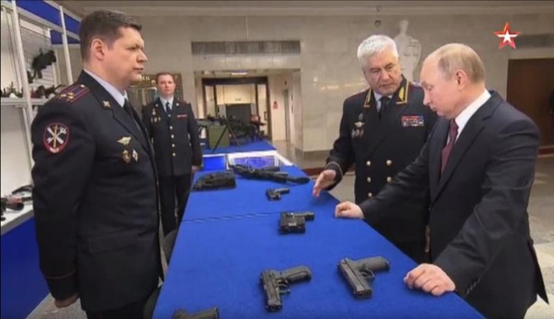 Путин оценил новейший российский пистолет