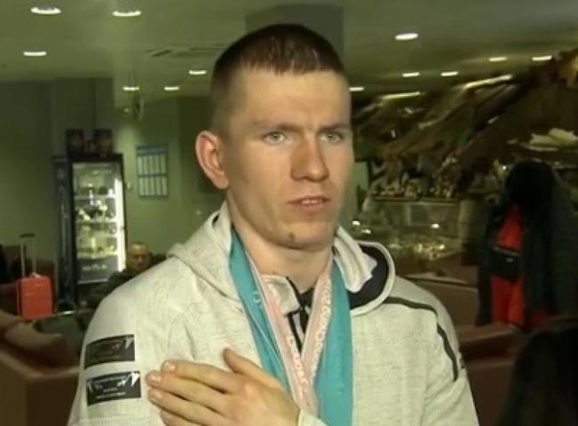 Александр Большунов завоевал серебро на ЧМ в Австрии