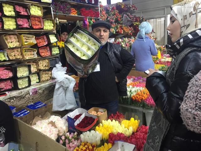 В среднем за год рост цен на цветы составил 15 процентов / Сергей Шахиджанян ,"Вечерняя Москва"