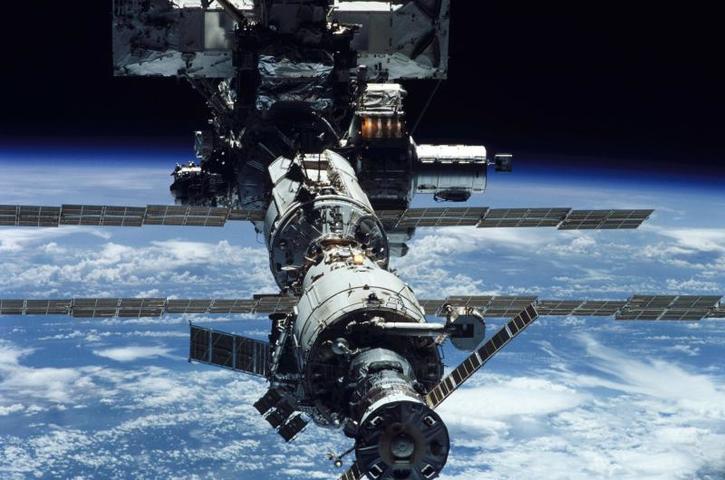 Космонавтам на МКС с помощью специальных светильников устроят «вечный май»