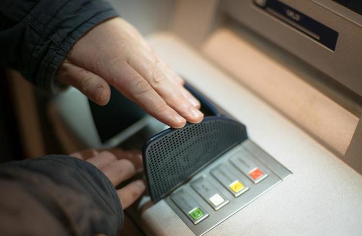 Более 10 тысяч биометрических банкоматов установят в России