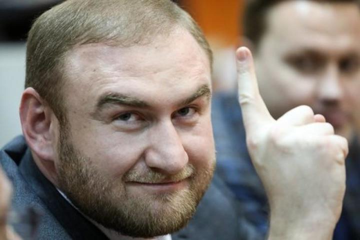 Новая волна обысков по делу Арашукова началась в Москве и 18 городах регионов