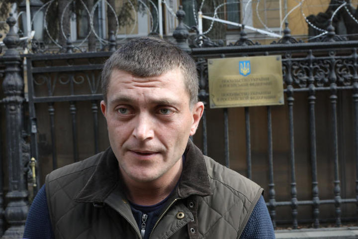«Звенящая тишина»: что происходит возле посольства Украины в Москве