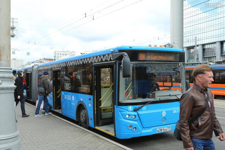 Временное закрытие станций метро приведет к изменению 20 маршрутов автобусов