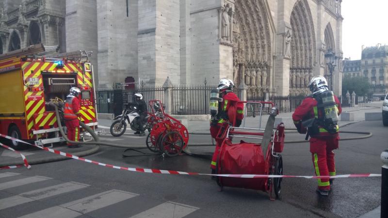 Пожар в Соборе Парижской Богоматери не навредил реликвиям храма