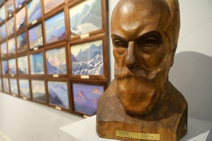Более 400 произведений вошли в постоянную экспозицию Музея Рерихов