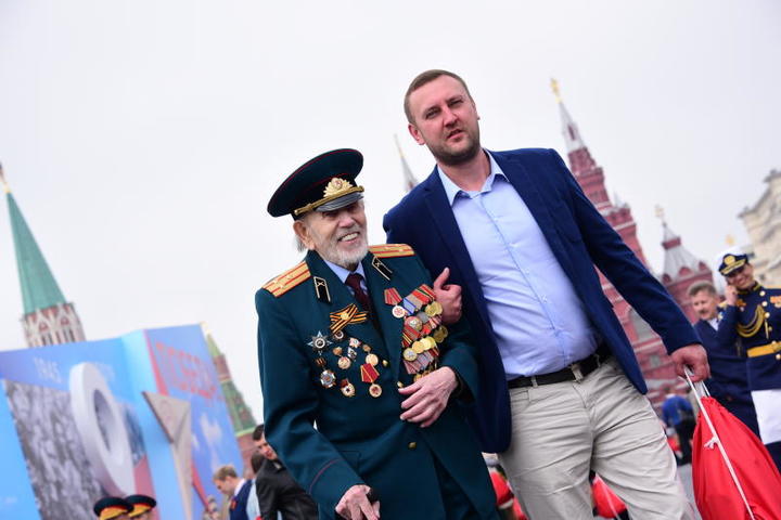 На фото: ветеран Великой Отечественной войны Владимир Бараев / Пелагия Замятина, «Вечерняя Москва»