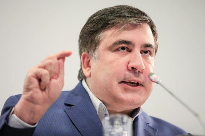 Политолог: Удел Саакашвили — ходить по ток-шоу, критиковать Порошенко