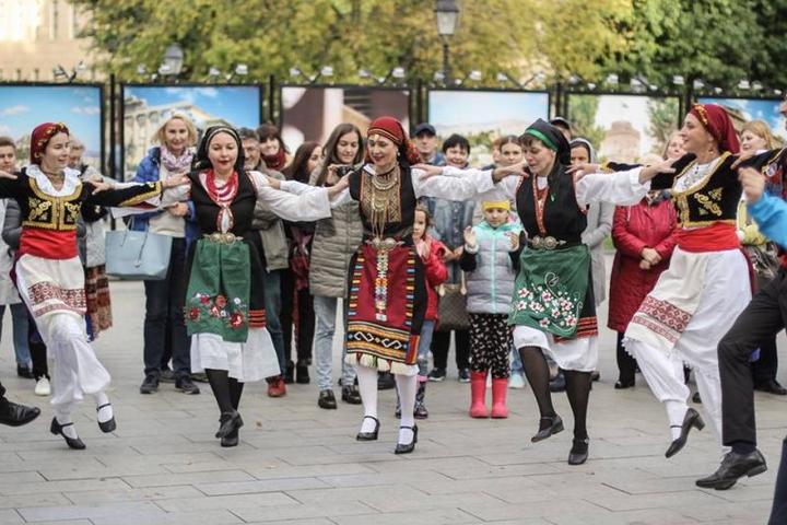 Ехали греки через Москву-реку: Потомки эллинов приобщают жителей столицы к разным видам искусства