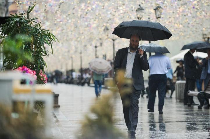 Синоптики рассказали о самых дождливых днях конца июля в Москве