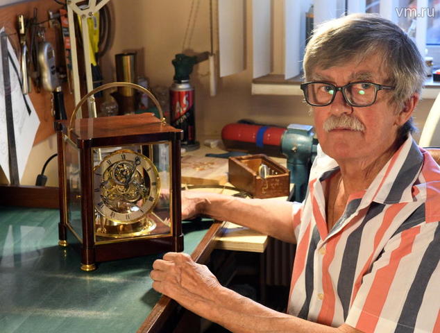 Мастер времени: как Александр Миляев собрал часы с турбийоном из подручных средств