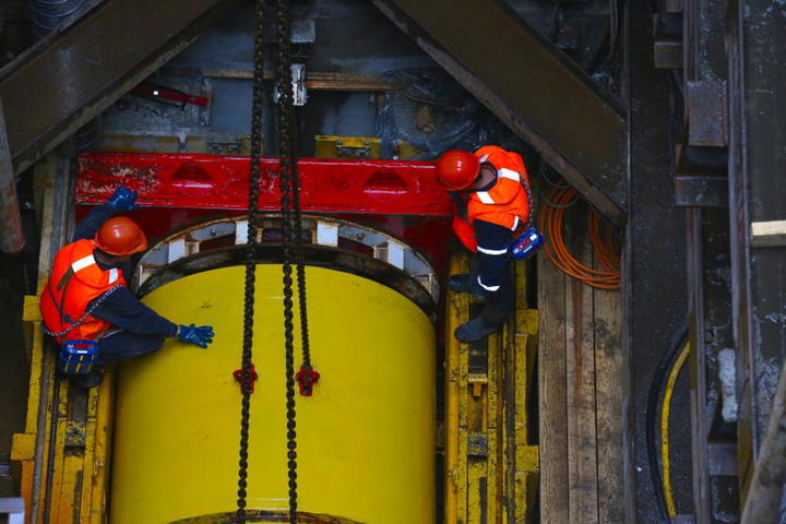 Мосгаз начал реконструкцию подводных газопроводов под Москвой-рекой