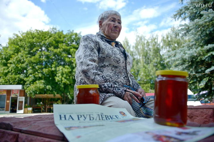 Простые жители Барвихи, чтобы выжить, продают собственные заготовки / Наталья Феоктистова, «Вечерняя Москва»