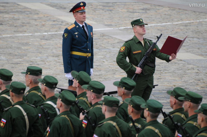 Новобранцы Семеновского полка приняли присягу