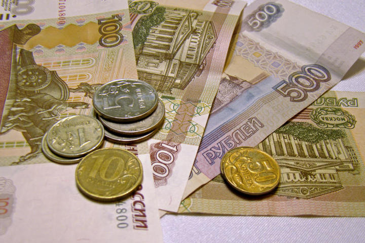 Задолженность по зарплате в России за август снизилась до 2,6 миллиарда рублей