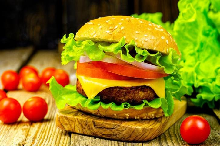 Домашний фастфуд: как приготовить гамбургер своими руками