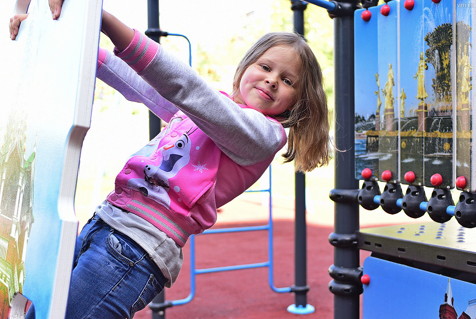 Более 300 детских площадок появится в Москве до конца года