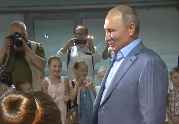 Юная балерина поделилась впечатлениями от встречи с Путиным