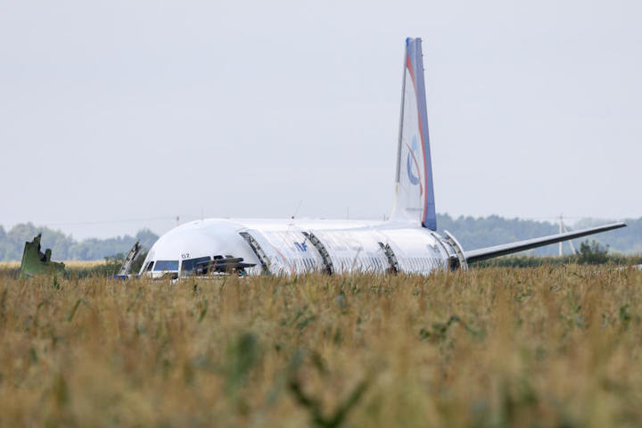 Экипаж аварийно приземлившегося А321 пригласили отдохнуть в Крыму