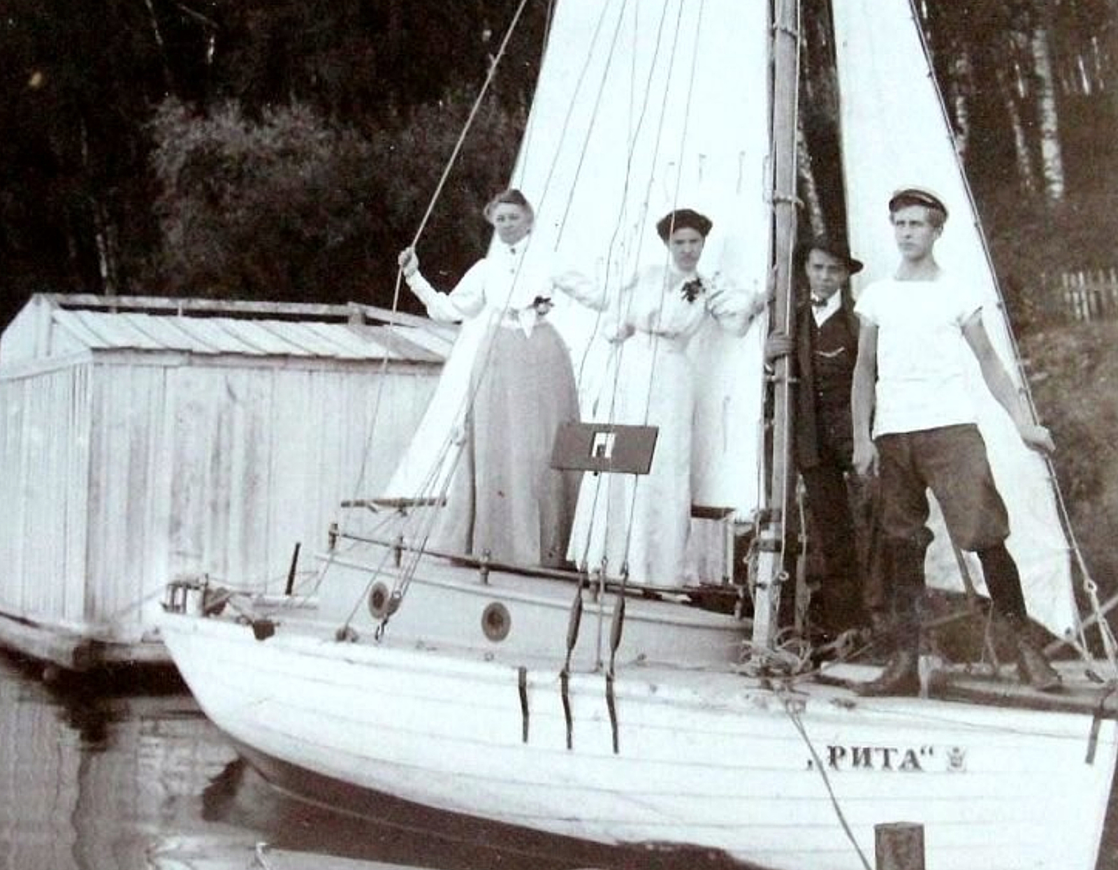 БЫЛО 1920-е годы. Прогулки на яхтах, как и парусные гонки, были доступны только зажиточным москвичам / PASTVU_COM