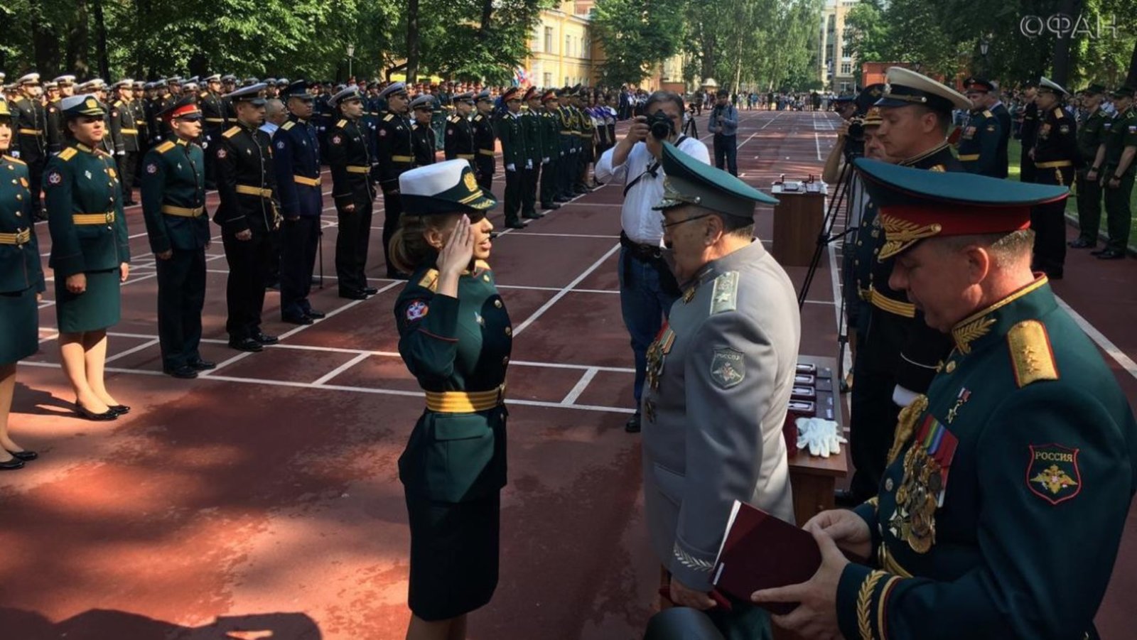Минобороны РФ планирует расширить сеть суворовских училищ